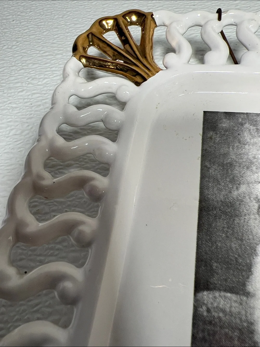 Vintage Milk Glass Reticulated Plate/Wall Hanging w/22k Gold Trim